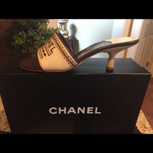 Chanel Kitten Heel Mule Sandals Size 35.5 Beige